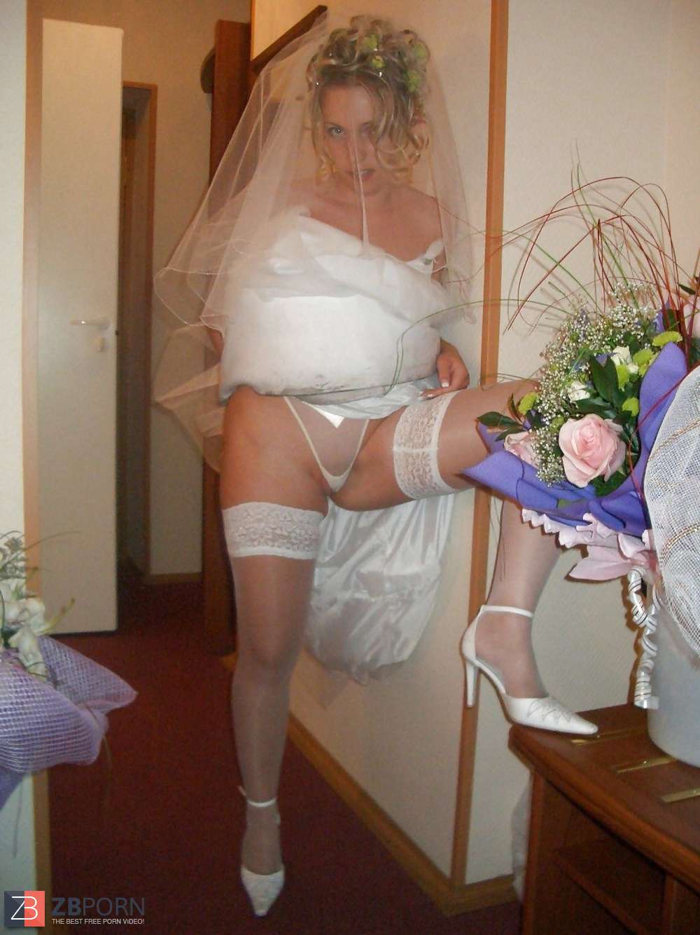 Brides Wedding Voyeur Upskirt White Undies And Hooter 0 Hot Sex Picture picture