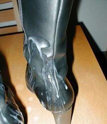 High-Heeled Shoes I once creamed (ex-girlfriend boots)