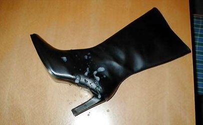 High-Heeled Shoes I once creamed (ex-girlfriend boots)