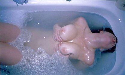 SAG - My Youthful Wifey With Sensual Mounds In The Bathtube