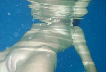 Underwater Dolls III