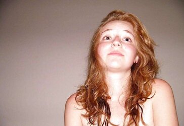 Belle small teenager rousse