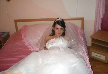 Pretty Fledgling Bride