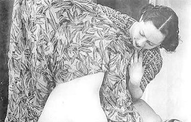 Vintage Erotic Pic Art 9 - Naked Model six Girlfriends