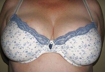 Female their sell brassiere on the net
