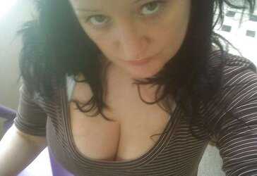 Selfshot Mom with immense bobs and lovely gash