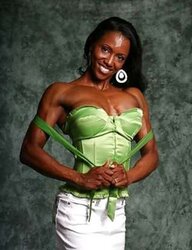 Ebony dame Muscle
