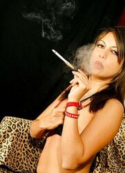 Gia Jordan - Smoking Fetish at Dragginladies