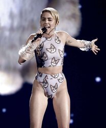 Beautiful Miley Cyrus 2013 American Music Awards