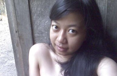 Big-Titted Malay selfshot