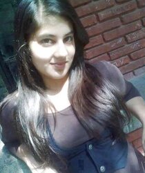 Pakistani and Indian College And School Femmes Photos