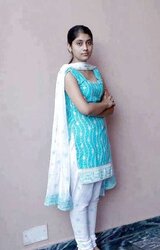 Pakistani and Indian College And School Femmes Photos