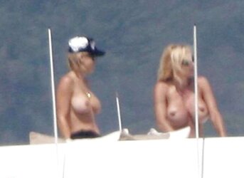 Pamela Anderson naked and cool
