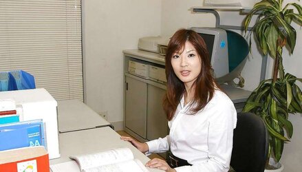 Japanese office dame packed with spunk