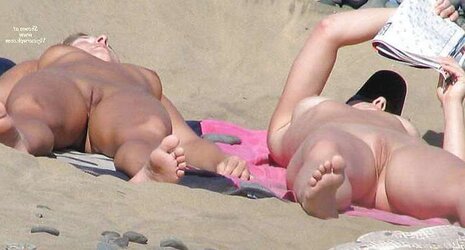 Nude Hoes On The Sandy Beaches