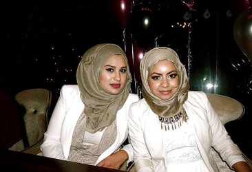 Stunning Hard-On Deepthroating Hijabi