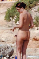 Sveva Sagramola (italian journalist) bare on the beach