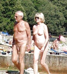 Nudists Naturists Public Outdoor Demonstrate