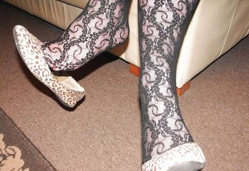 Girlfriend wears pantyhose and flats sent by member