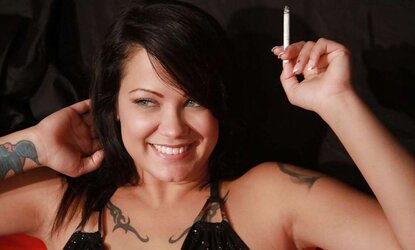 Breeana Leer - Smoking Fetish at Dragginladies