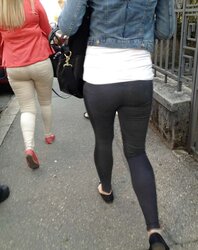 Candid teenagers leggings - culo street