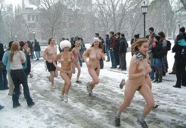 TheSandfly Groupies Naked In Public!
