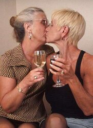 Mature Lesbians Ida