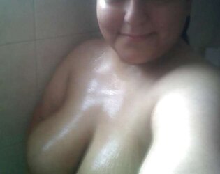 PLUMPER Wifey Pre and Post Shower Pictures