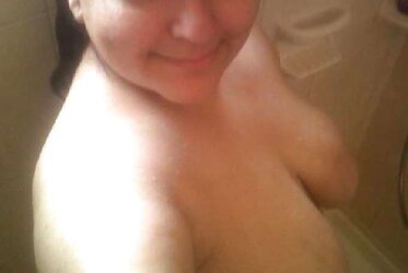 PLUMPER Wifey Pre and Post Shower Pictures