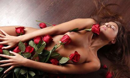 Erotic Art of Roses - Session