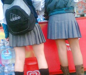 Schoolgirls and students candid upskirt