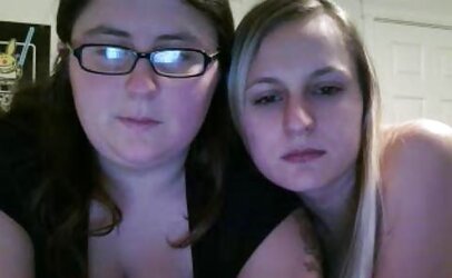 two Buxom Cam Teenagers From SmutDates