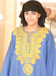 Pretty Arab Sheds Muslim Hijab
