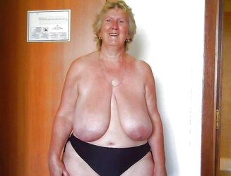 Mature femmes with saggy breasts 33.
