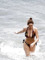 Kelly Brook Swimsuit Candidds
