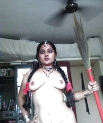INDIAN WARM WOMEN-MANGLA BHABHI