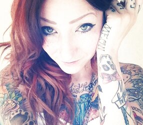 Remarkable chicks with Tats