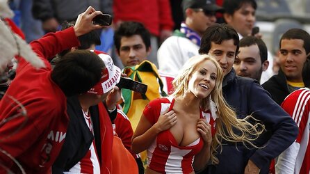 Red-Hot Paraguayan football Fanes