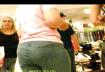 PLUMPER Mom Shopping with Lean Daughter