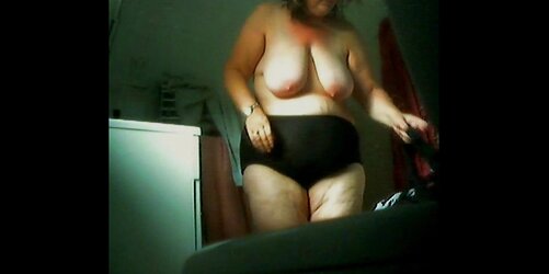 Plumper wifey caught with spy cam