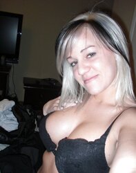 Ultra-Cute chesty teenager