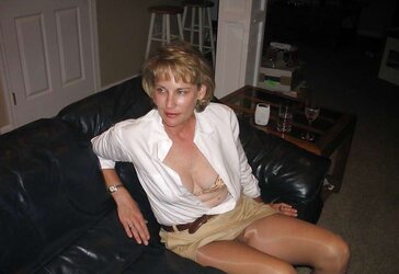 Light-Haired Mature Wifey Flashes Off In Front Of Her Hubby (2on2)