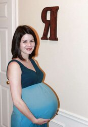 Tres gros ventre enceinte