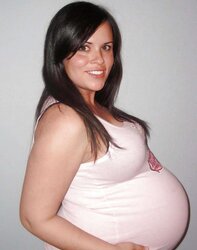 Tres gros ventre enceinte
