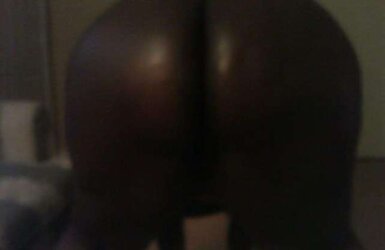 A AMPLE CHOCOLATE PLUMPER DONK