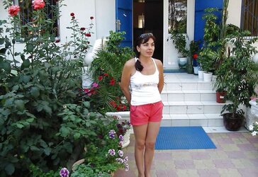 Mature hotwife Irina posing outdoor
