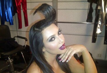 Kim Kardashian 2011 Twit Photos