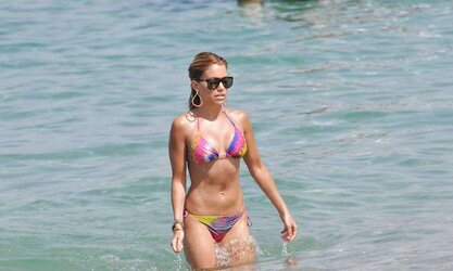 Sylvie van der Vaart - steaming holiday photos and other
