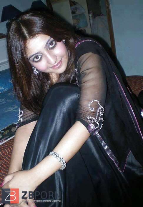 486px x 704px - Pakistani and Indian College And School Femmes Photos / ZB Porn