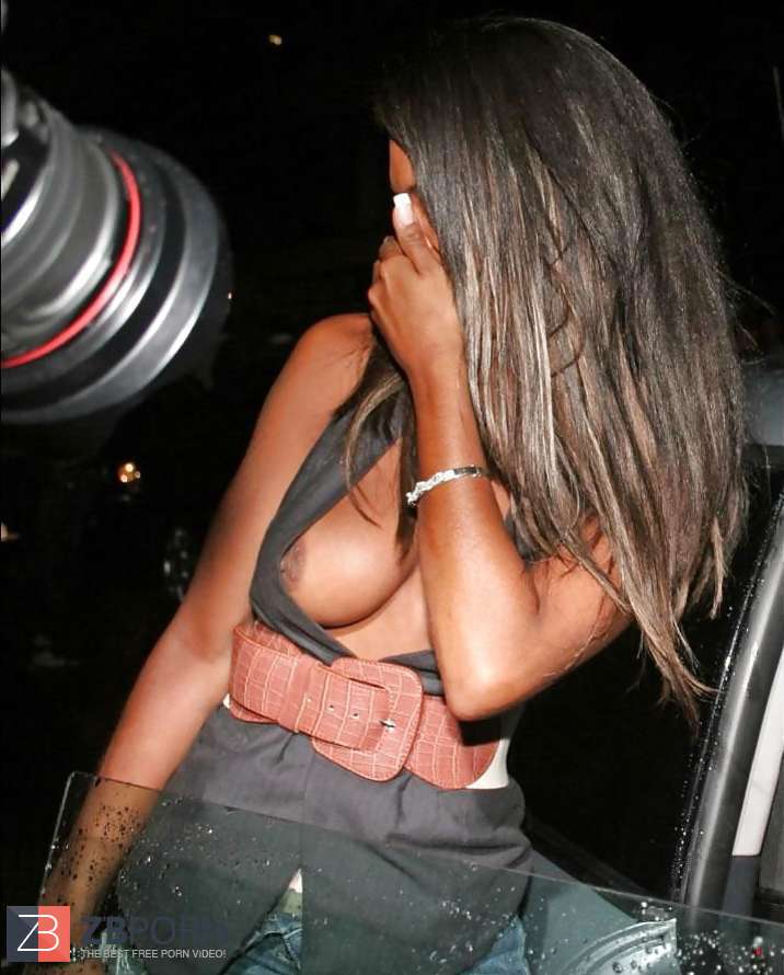 Nicki Minaj Suffers Boob Wardrobe Malfunction Nip Slip